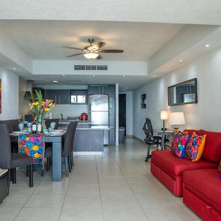 Ocean Front Condo Sleeps 4 Adults-Grand Venetian T3000-1606 Пуэрто-Вальярта Экстерьер фото