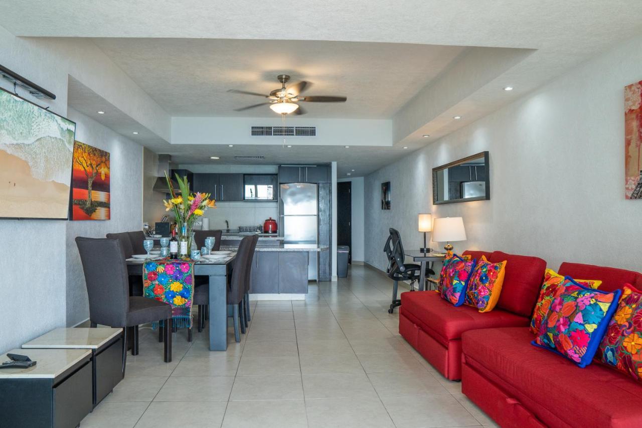 Ocean Front Condo Sleeps 4 Adults-Grand Venetian T3000-1606 Пуэрто-Вальярта Экстерьер фото