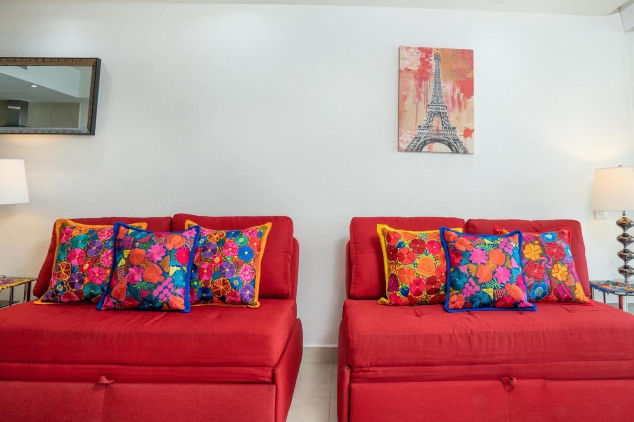 Ocean Front Condo Sleeps 4 Adults-Grand Venetian T3000-1606 Пуэрто-Вальярта Экстерьер фото