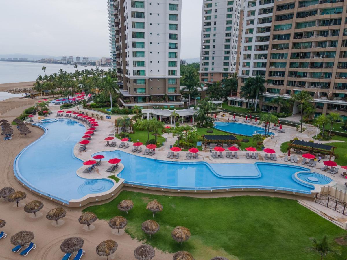 Ocean Front Condo Sleeps 4 Adults-Grand Venetian T3000-1606 Пуэрто-Вальярта Экстерьер фото