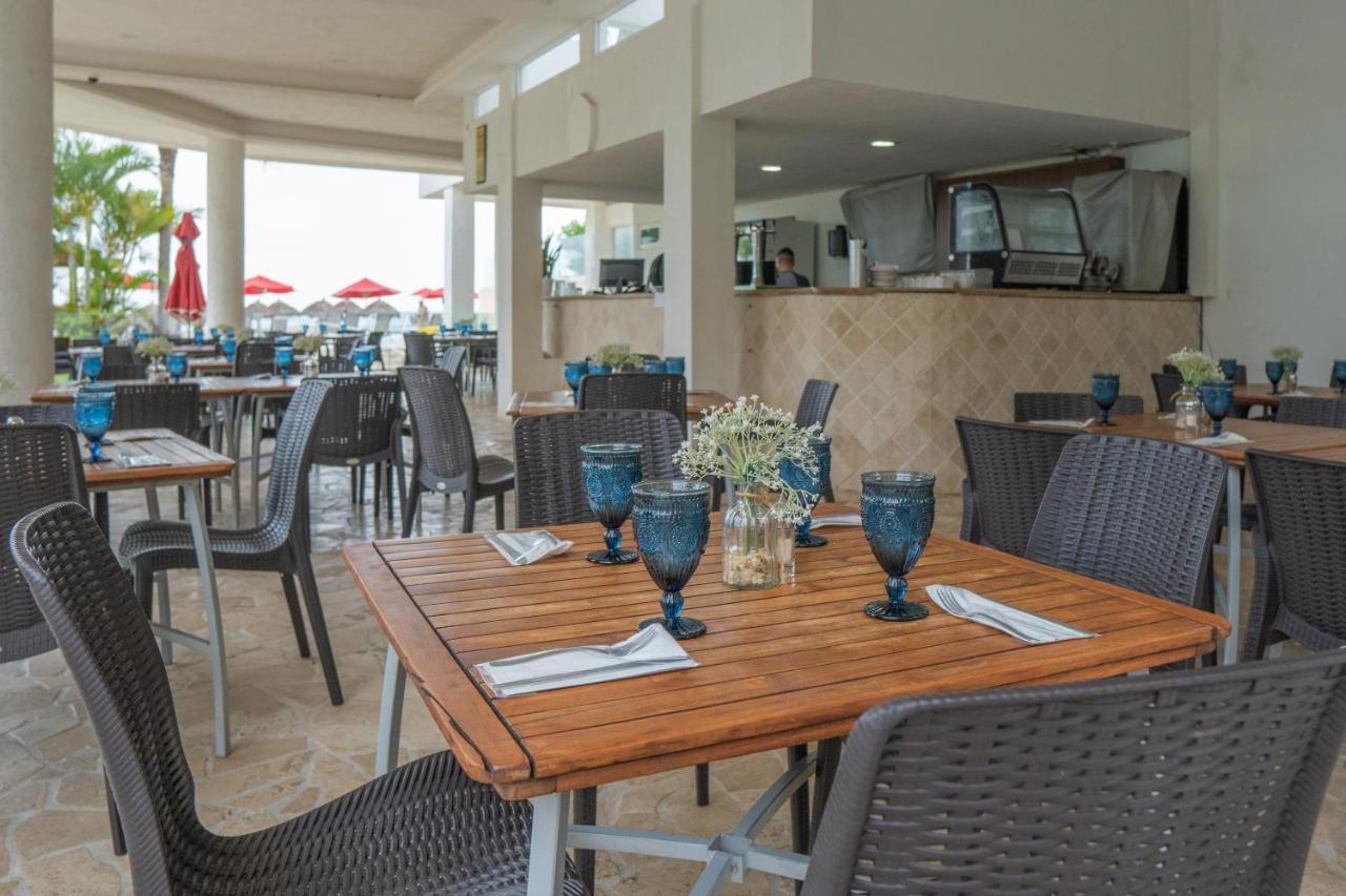 Ocean Front Condo Sleeps 4 Adults-Grand Venetian T3000-1606 Пуэрто-Вальярта Экстерьер фото